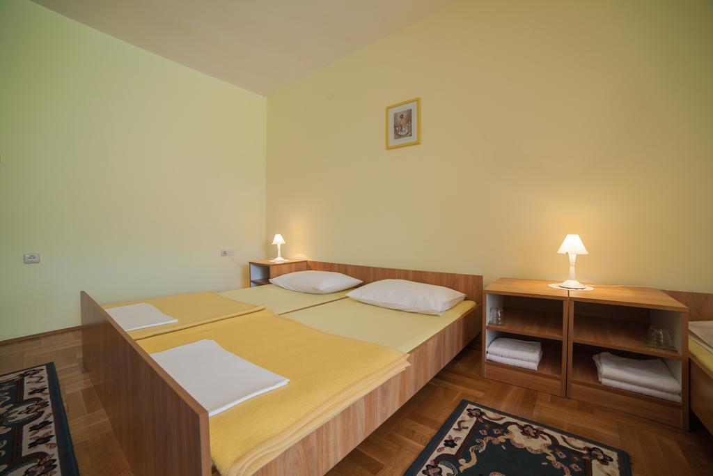 Guest House Hodak Rakovica Kültér fotó